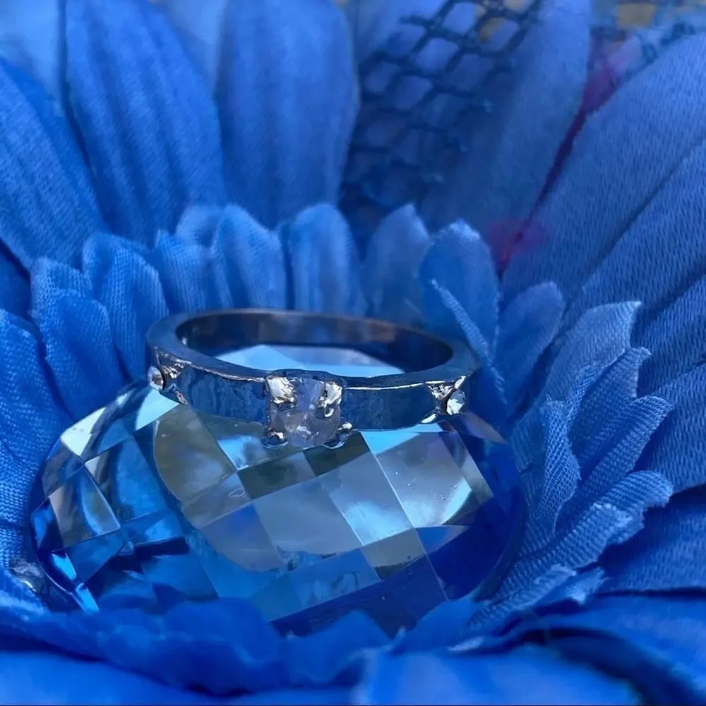 18K Silver-Plated CZ Solitaire Ring with CZ Accent Sides Classic Fashion New